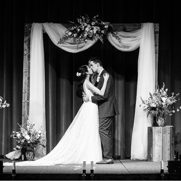 Made with Love Lace Wedding Gown (Ivory Size 2) - Picture 6 of 16